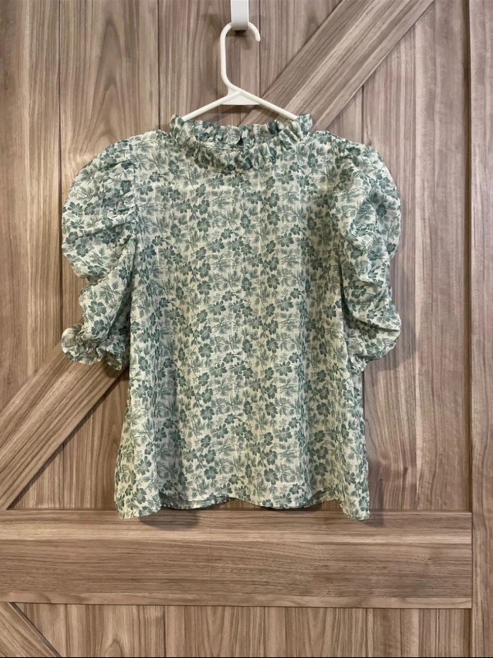 Floral Puff Sleeve Blouse in Sage Green